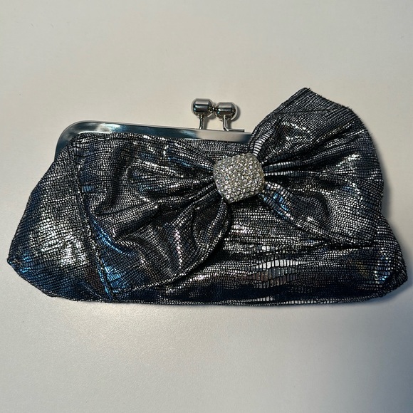 Vintage Silver Metallic Bow Rhinestones Evening Clutch/Shoulder Bag Kiss lock - Picture 1 of 5